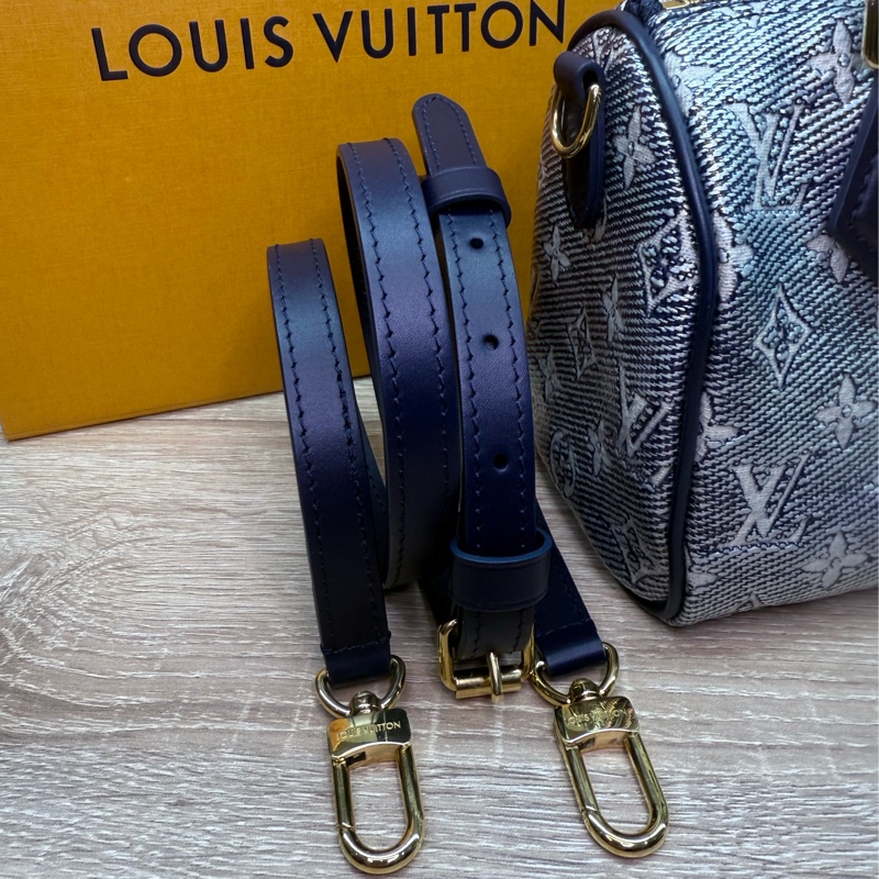 LV M23069 speedy 20 限量稀有炫彩丹寧配色波士頓手提斜背包-18