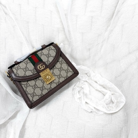 Gucci 經典老花信封斜背包