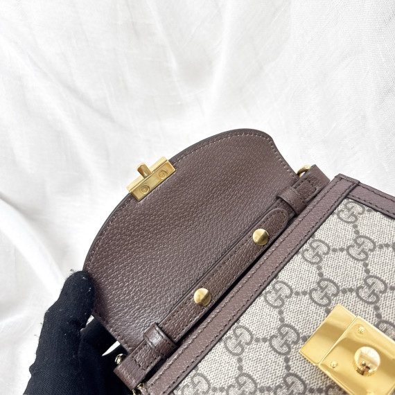 Gucci 經典老花信封斜背包-6