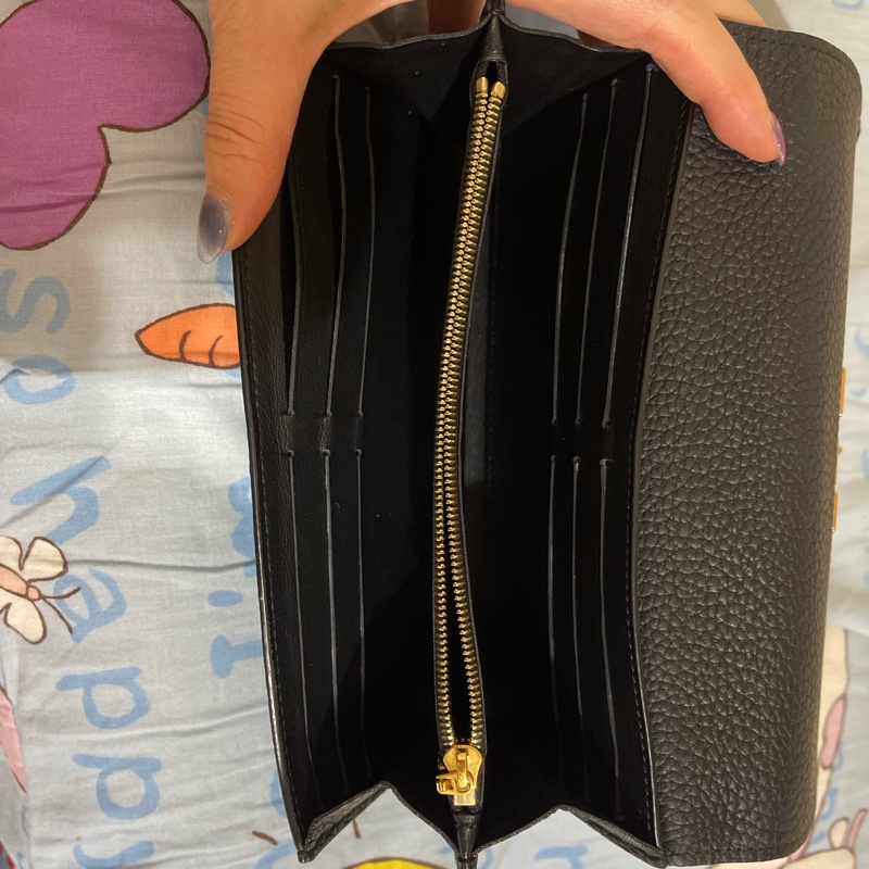 全新 百貨專櫃 LV黑色Capucines金屬邊 翻蓋長夾-15