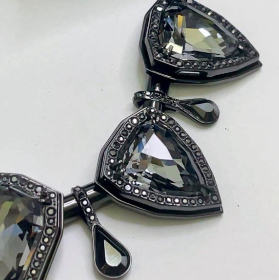 Swarovski 墨黑色赤鐵礦銀夜項鍊 莎樂美暗黑時尚-1