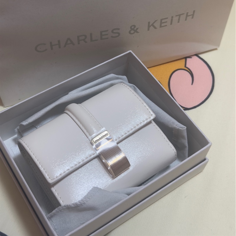 CHARLES&KEITH 小CK 短夾 零錢包 全新 白色短夾-0