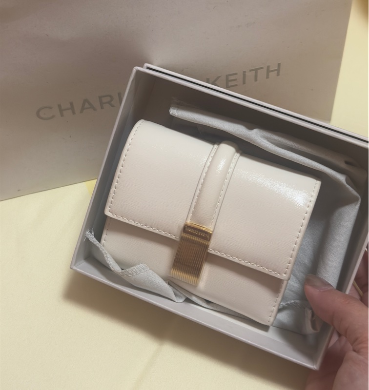 CHARLES&KEITH 小CK 短夾 零錢包 全新 白色短夾-1