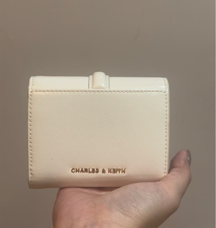 CHARLES&KEITH 小CK 短夾 零錢包 全新 白色短夾-3