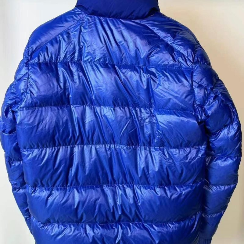 MONCLER 藍色羽絨外套 穿沒幾次很新 尺寸2碼-3