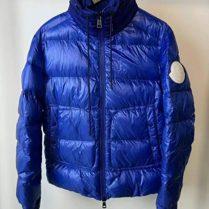 MONCLER 藍色羽絨外套 穿沒幾次很新 尺寸2碼-4