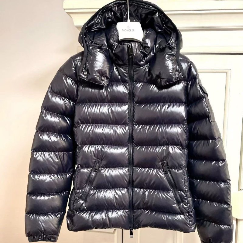 MONCLER羽絨衣 2碼 沒穿幾次很新(其他尺寸及顏色歡迎私訊)-0