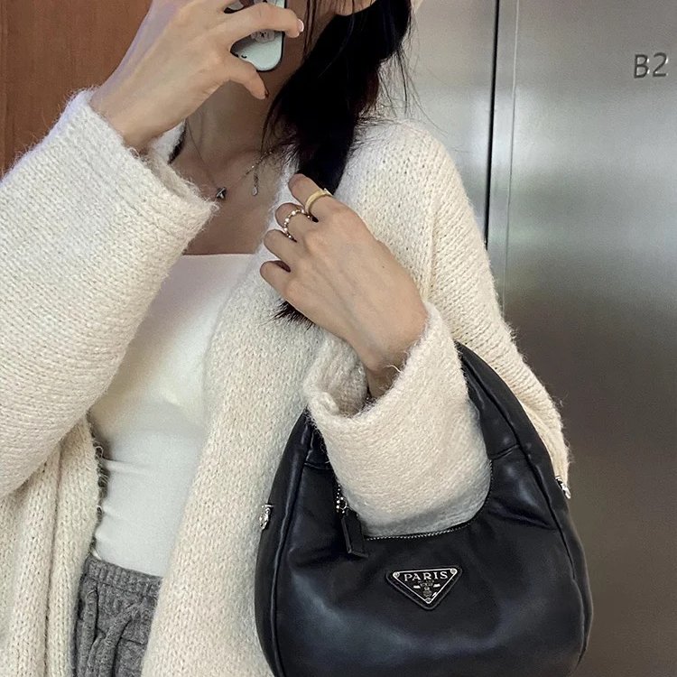 PRADA 斜背腋下包 迷你黑色 12.5*21*6.5cm 99新 配件塵袋-0