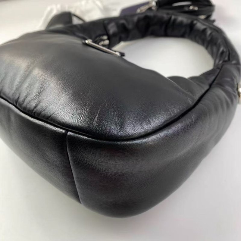 PRADA 斜背腋下包 迷你黑色 12.5*21*6.5cm 99新 配件塵袋-6
