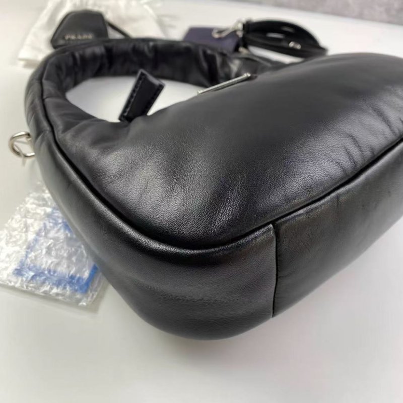 PRADA 斜背腋下包 迷你黑色 12.5*21*6.5cm 99新 配件塵袋-7