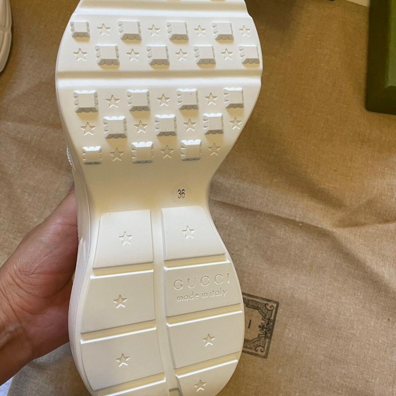 Gucci新款白色老爹鞋、後跟金色logo 超級百搭-3
