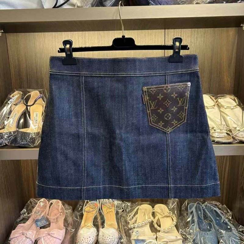 Lv短裙 原價近七萬 尺寸40碼 只穿一次非常新-6