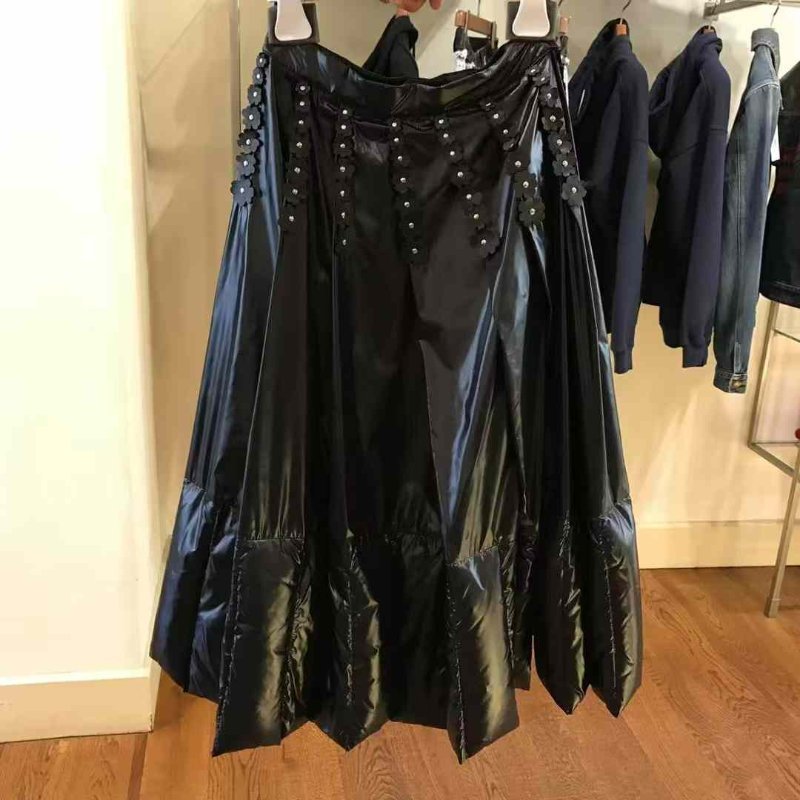 MONCLER羽絨半裙 尺寸40碼 全新帶吊牌 限量款 很好看 高腰腰圍70左右-0