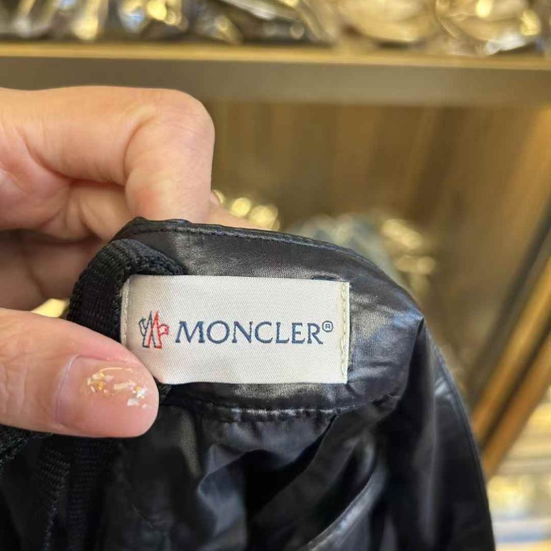 MONCLER羽絨半裙 尺寸40碼 全新帶吊牌 限量款 很好看 高腰腰圍70左右-4