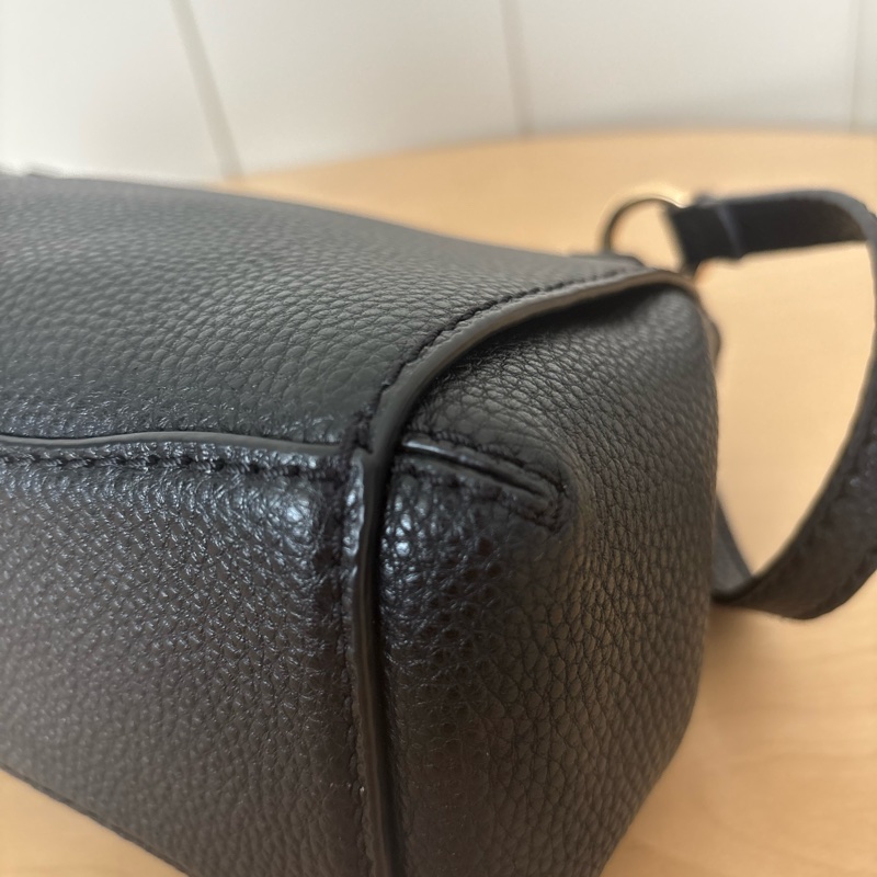 Marc Jacobs boho專櫃款 黑色荔枝皮 鎖頭郵差包 九成新-8