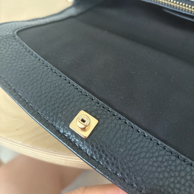 Marc Jacobs boho專櫃款 黑色荔枝皮 鎖頭郵差包 九成新-16