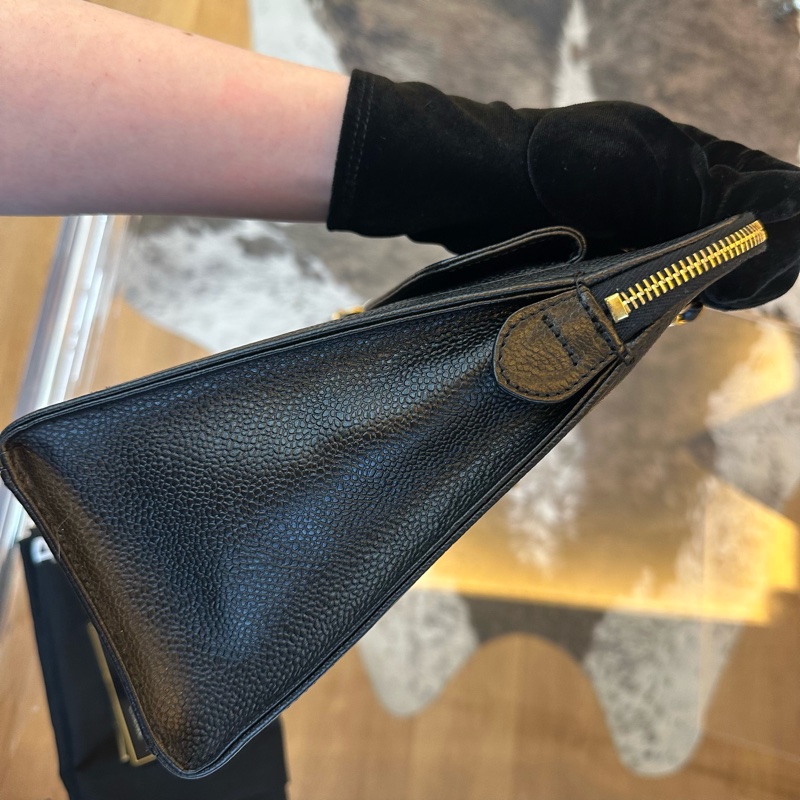Chanel 香奈兒雙 c 扣黑金魚子醬奶粉鏈包-7
