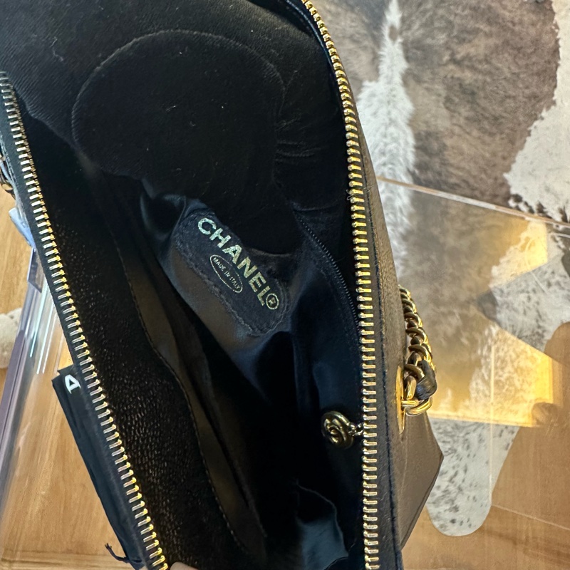 Chanel 香奈兒雙 c 扣黑金魚子醬奶粉鏈包-9