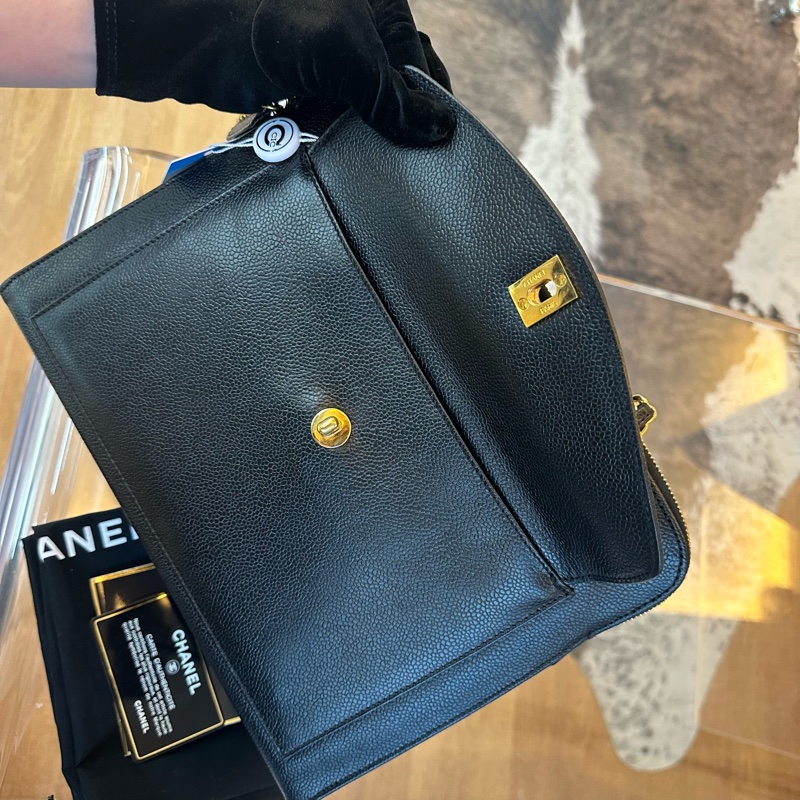 Chanel 香奈兒雙 c 扣黑金魚子醬奶粉鏈包-10