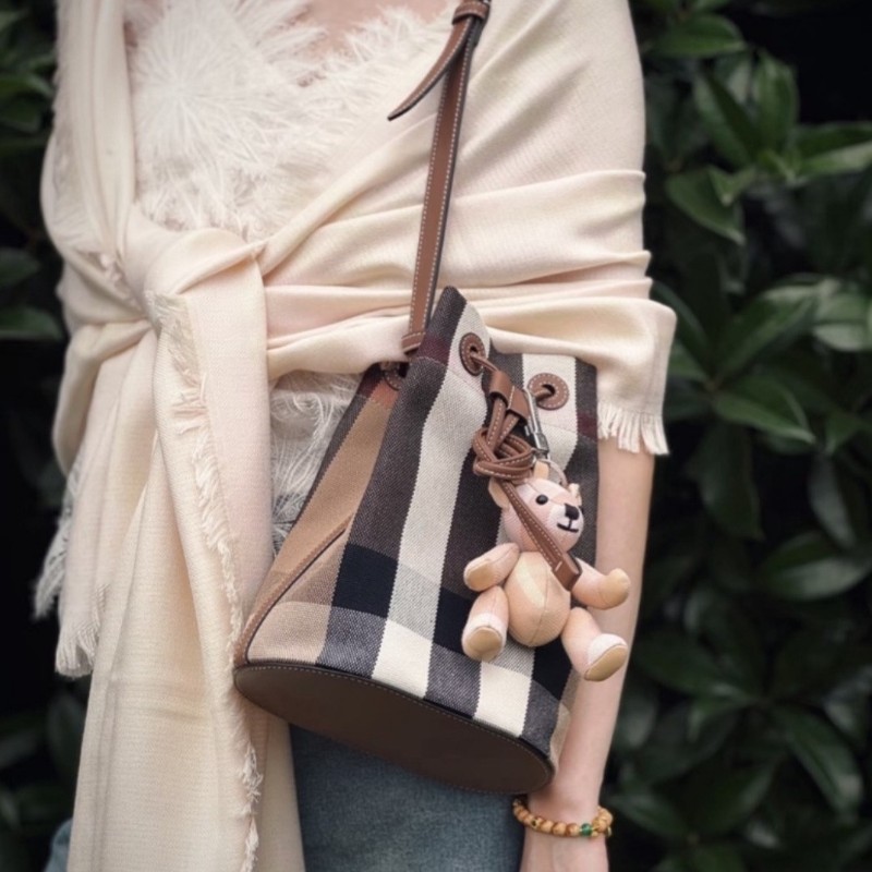 BURBERRY 巴寶莉 經典格紋棉麻拼接牛皮 肩背包 斜背包 水桶包-4