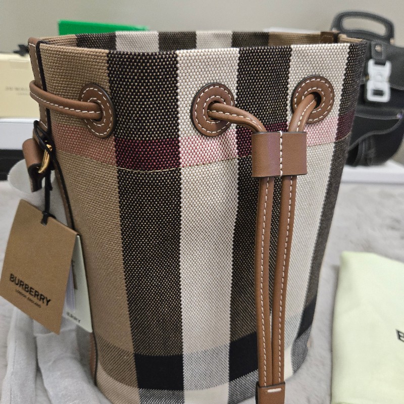 BURBERRY 巴寶莉 經典格紋棉麻拼接牛皮 肩背包 斜背包 水桶包-6