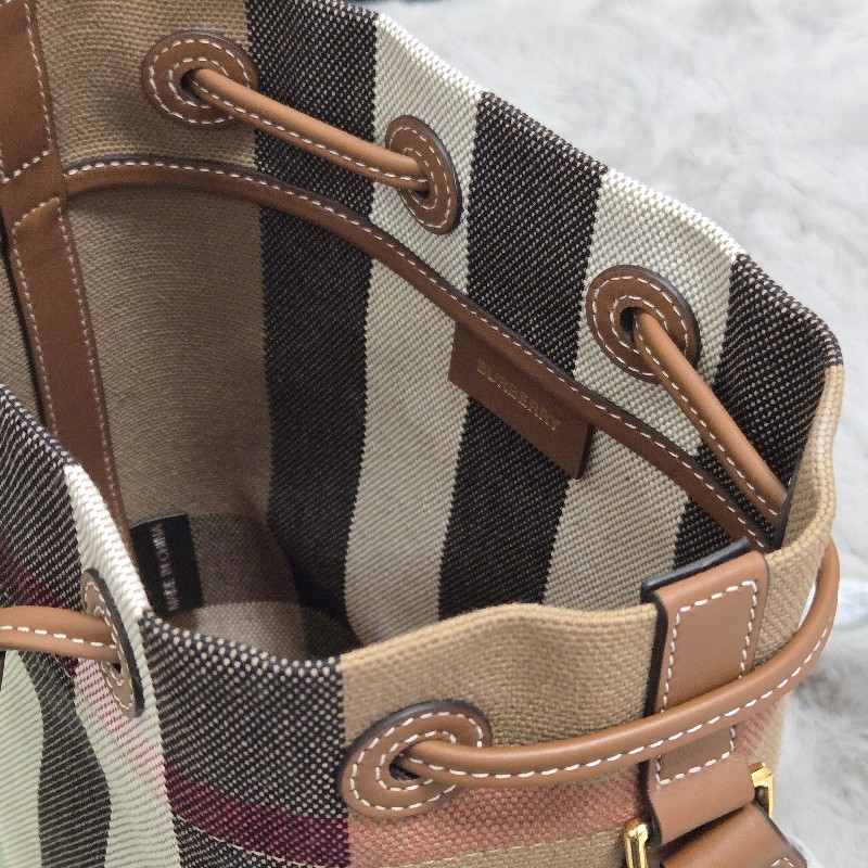 BURBERRY 巴寶莉 經典格紋棉麻拼接牛皮 肩背包 斜背包 水桶包-16