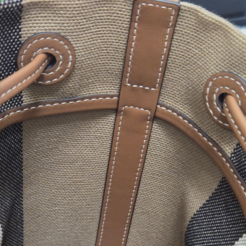 BURBERRY 巴寶莉 經典格紋棉麻拼接牛皮 肩背包 斜背包 水桶包-26