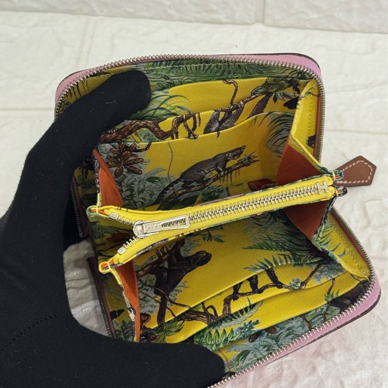 Hermes粉紫內黃動物ㄇ拉絲巾短夾-5