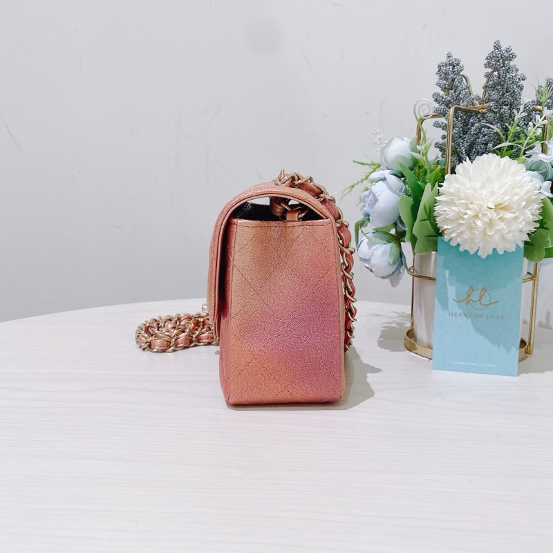 TK1693 CHANEL 香奈兒經典翻蓋式菱格款幻彩粉紅色肩帶包包CLASSIC FLAP MINI 20CM SUNSET IRIDESCENT-4
