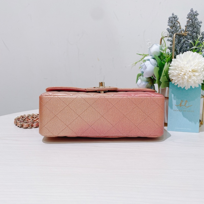 TK1693 CHANEL 香奈兒經典翻蓋式菱格款幻彩粉紅色肩帶包包CLASSIC FLAP MINI 20CM SUNSET IRIDESCENT-5