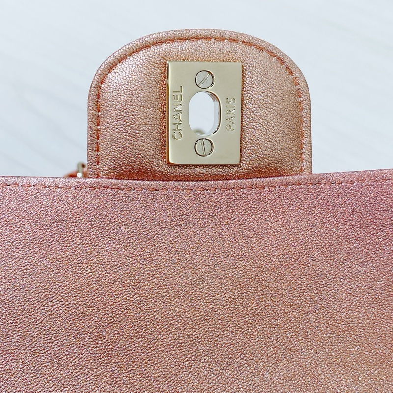 TK1693 CHANEL 香奈兒經典翻蓋式菱格款幻彩粉紅色肩帶包包CLASSIC FLAP MINI 20CM SUNSET IRIDESCENT-16