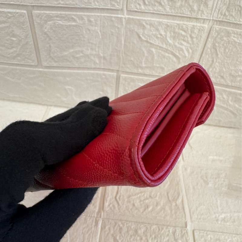 YSL紅色荔枝皮金logo釦式長夾-25