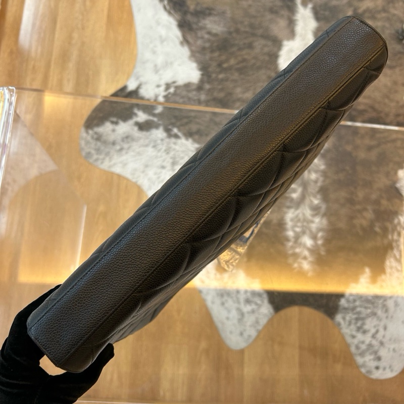 Chanel香奈兒黑金魚子醬菱格紋貝嫂公文包-4