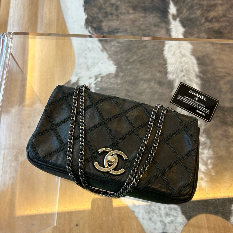Chanel 香奈兒雙 c 鈕母鏈條包-1