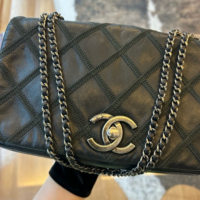 Chanel 香奈兒雙 c 鈕母鏈條包-2