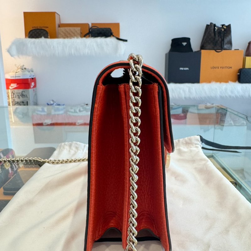 *SHIHNA名牌精品*GUCCI 金屬LOGO牛皮翻蓋斜背鍊包-3