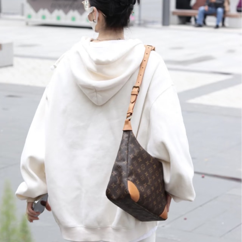 99新全網最低 #櫃上在售8萬 Lv牛角包小號 肩帶🉑調 大容量耐操耐用-1