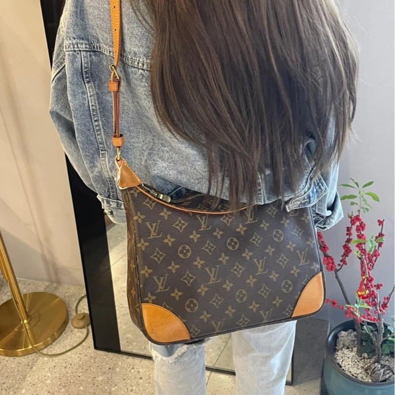 99新全網最低 #櫃上在售8萬 Lv牛角包小號 肩帶🉑調 大容量耐操耐用-2