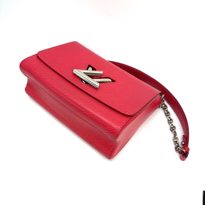 LV 莓紅EPI 銀釦Twist MM肩斜背包-6