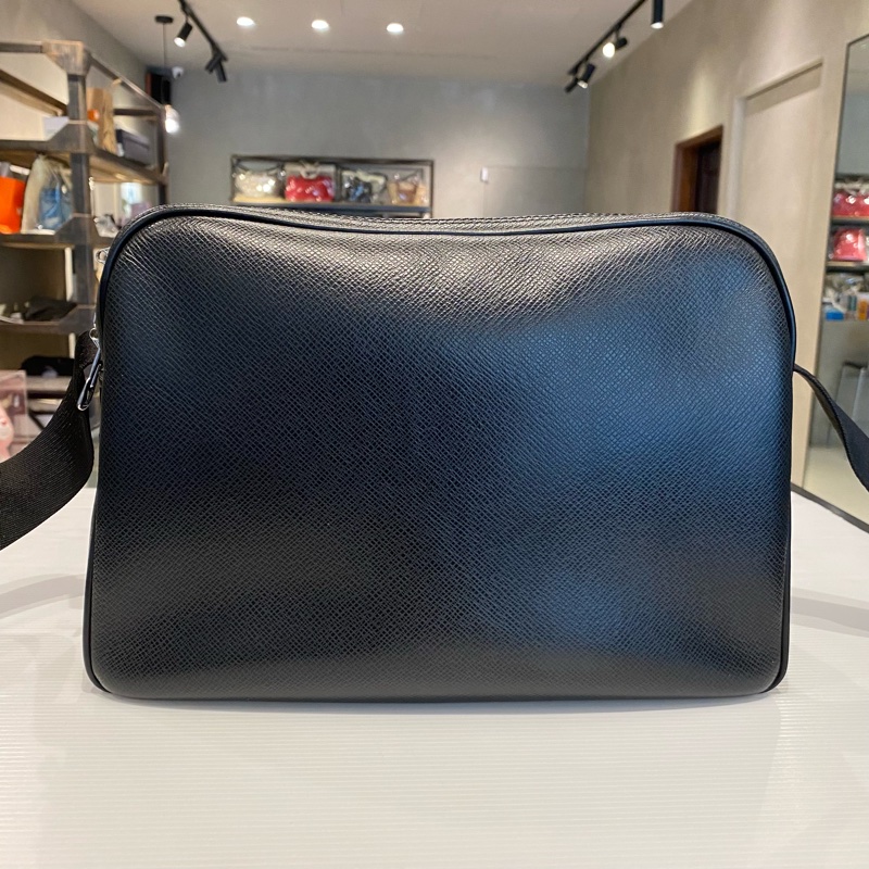 LOUIS VUITTON 雙層郵差包 黑-1