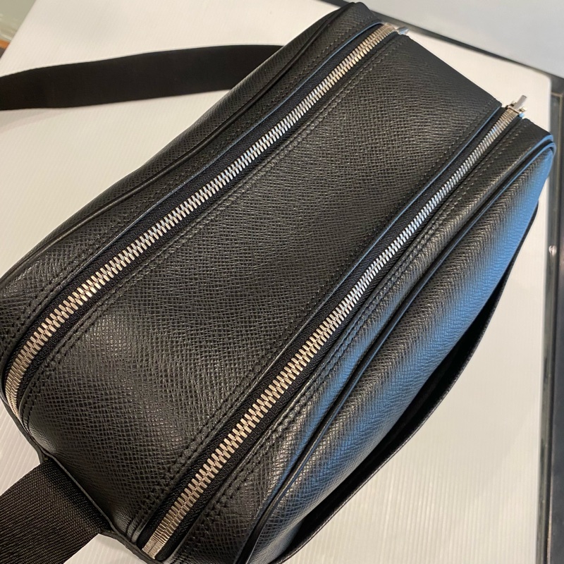 LOUIS VUITTON 雙層郵差包 黑-2