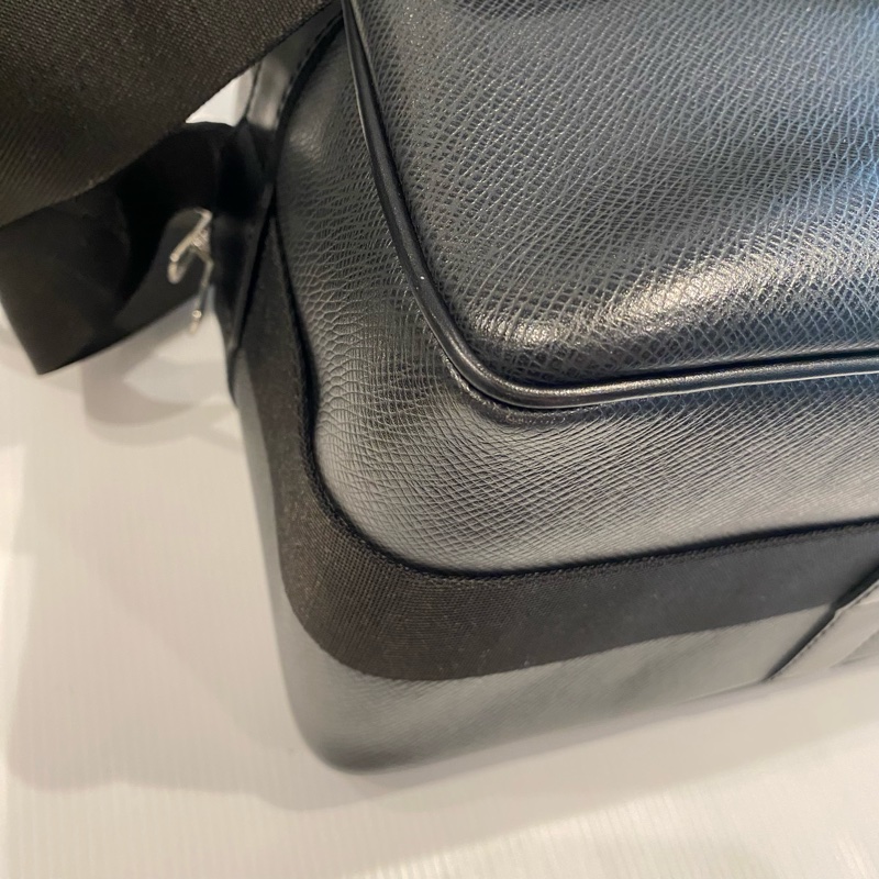 LOUIS VUITTON 雙層郵差包 黑-10