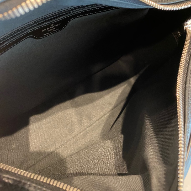 LOUIS VUITTON 雙層郵差包 黑-12
