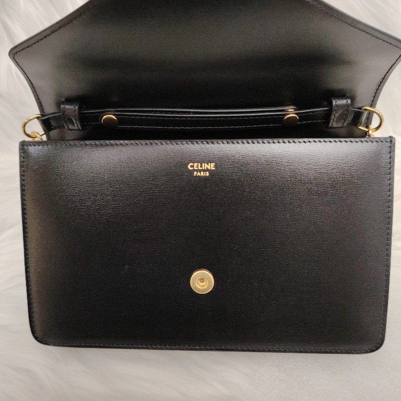 Celine TRIOMPHE亮澤牛皮革鏈條錢包-6