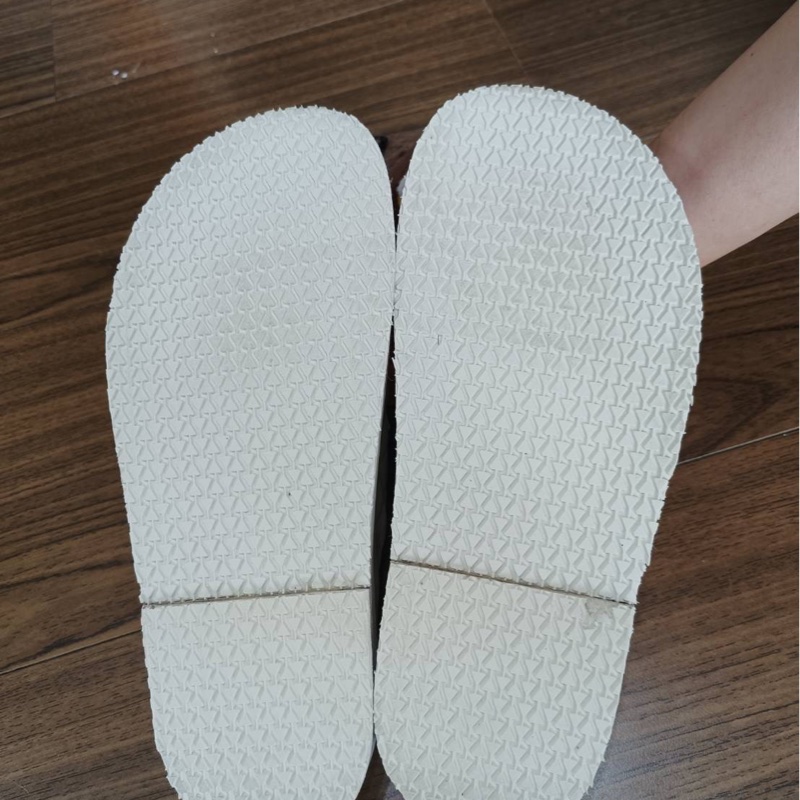 全白銀色logo香奈兒拖 22.5號-1