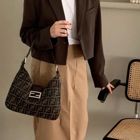 Fendi 老花牛角單肩包