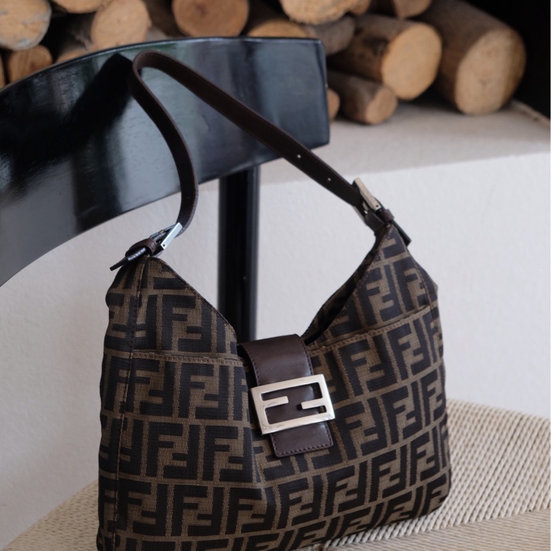 Fendi 老花牛角單肩包-1