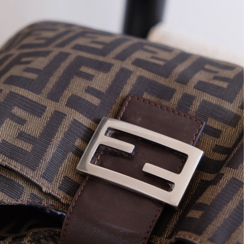 Fendi 老花牛角單肩包-5