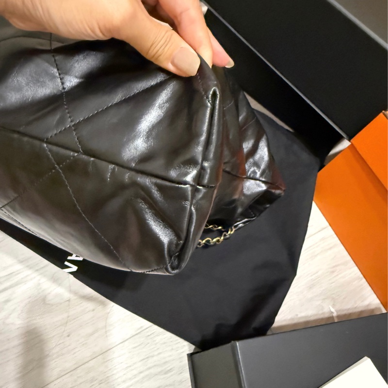 Chanel 22 Large Handbag 大型 流浪包-6