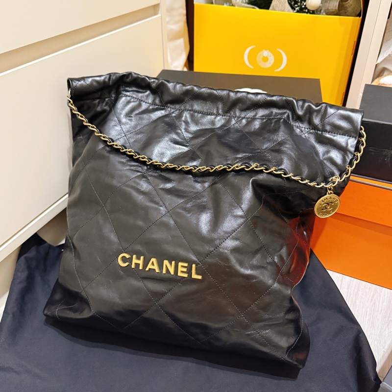 Chanel 22 Large Handbag 大型 流浪包-1